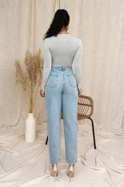 JLUXLABEL LIGHT WASHED RELAXED JEANS BACK IN