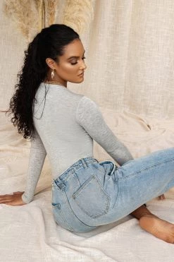 JLUXLABEL LIGHT WASHED RELAXED JEANS BACK IN