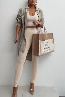 Fame Accessories BACK IN BEIGE WEEKEND STRAW TOTE BAG