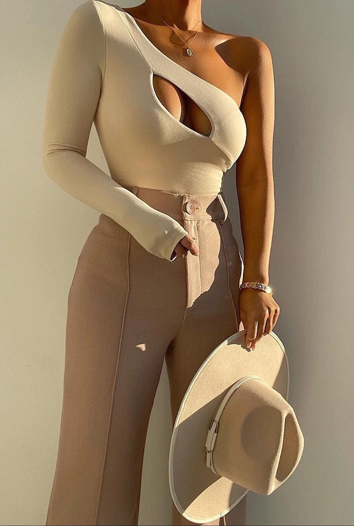 JLUXLABEL CREAM DARLA KEYHOLE BODYSUIT SALE 3 JLUXLABEL CREAM DARLA KEYHOLE BODYSUIT SALE