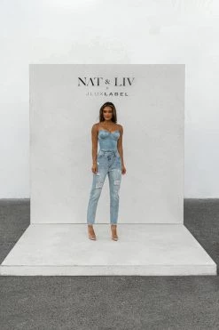 BOTTOMS NAT & LIV X JLUXLABEL CASSIS CROSSOVER ASYMMETRIC JEANS