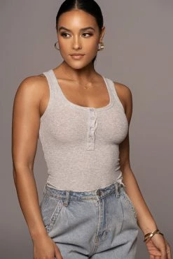 JLUXLABEL BACK IN GREY BUTTONED RIBBED TANK