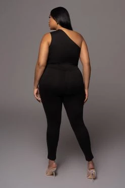 JLUXLABEL BLACK AMIRAH KEYHOLE JUMPSUIT 28 JLUXLABEL BLACK AMIRAH KEYHOLE JUMPSUIT