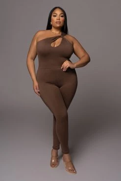JLUXLABEL CHOCOLATE AMIRAH KEYHOLE JUMPSUIT