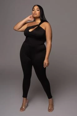JLUXLABEL BLACK AMIRAH KEYHOLE JUMPSUIT 21 JLUXLABEL BLACK AMIRAH KEYHOLE JUMPSUIT