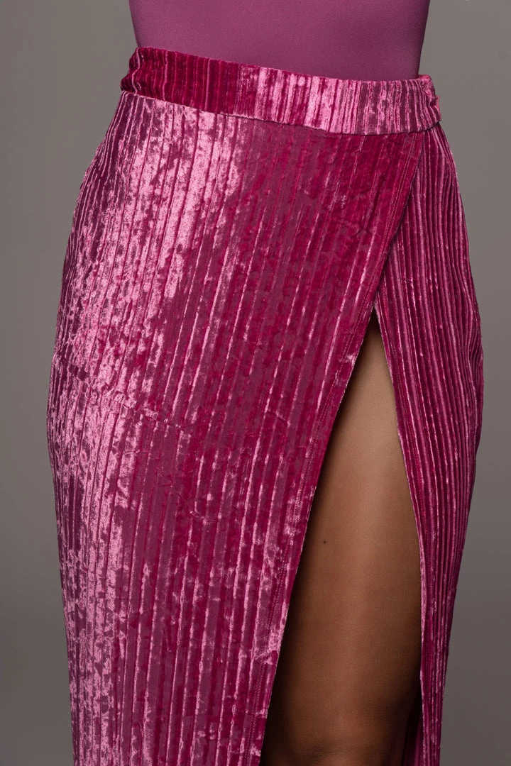 JLUXLABEL BOTTOMS FUCHSIA KRISANA VELVET HIGH SLIT SKIRT 5 JLUXLABEL BOTTOMS FUCHSIA KRISANA VELVET HIGH SLIT SKIRT