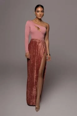 JLUXLABEL ROSE KRISANA VELVET HIGH SLIT SKIRT 14 JLUXLABEL ROSE KRISANA VELVET HIGH SLIT SKIRT