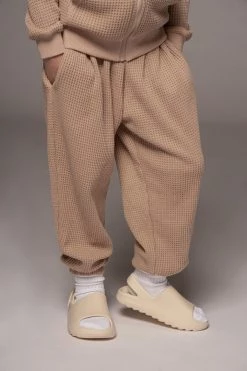 JLUXLABEL BEIGE MEMPHIS KIDS WAFFLE JOGGERS