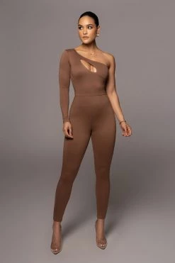 JLUXLABEL PECAN SAIKA KEYHOLE JUMPSUIT NEW ARRIVALS 22 JLUXLABEL PECAN SAIKA KEYHOLE JUMPSUIT NEW ARRIVALS