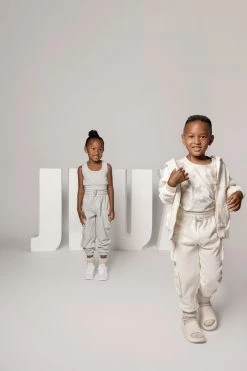 JLUXLABEL BUTTERCREAM JLUXKIDS UNISEX CARGO JOGGERS 30 JLUXLABEL BUTTERCREAM JLUXKIDS UNISEX CARGO JOGGERS