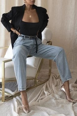 JLUXLABEL LIGHT WASHED RELAXED JEANS BACK IN